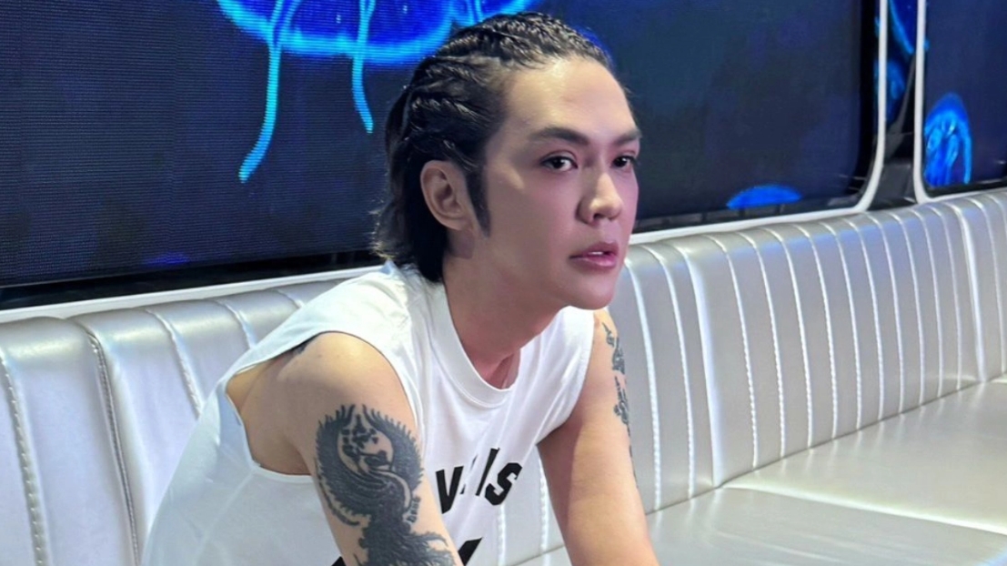 "ดัง พันกร" ขออภัย หลังแซวแฟนคลับให้ไปทำหน้า แต่เจอดราม่าถูกมองไปบูลลี่คนอื่น