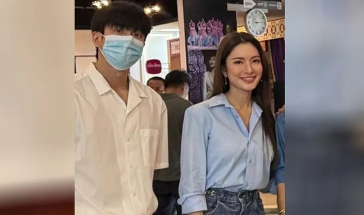 "นนกุล" เคียงข้าง "แอฟ" ดูสาวน้อย "น้องปีใหม่" เล่นละครเวที