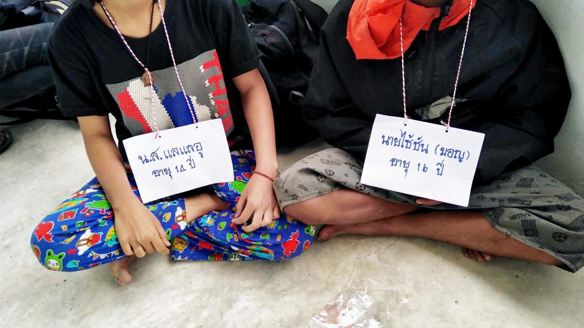 จับ 12 พม่า-มอญ ลอบข้ามแดน จ่ายส่วย 15,000 หวังไปทำงานที่มหาชัย