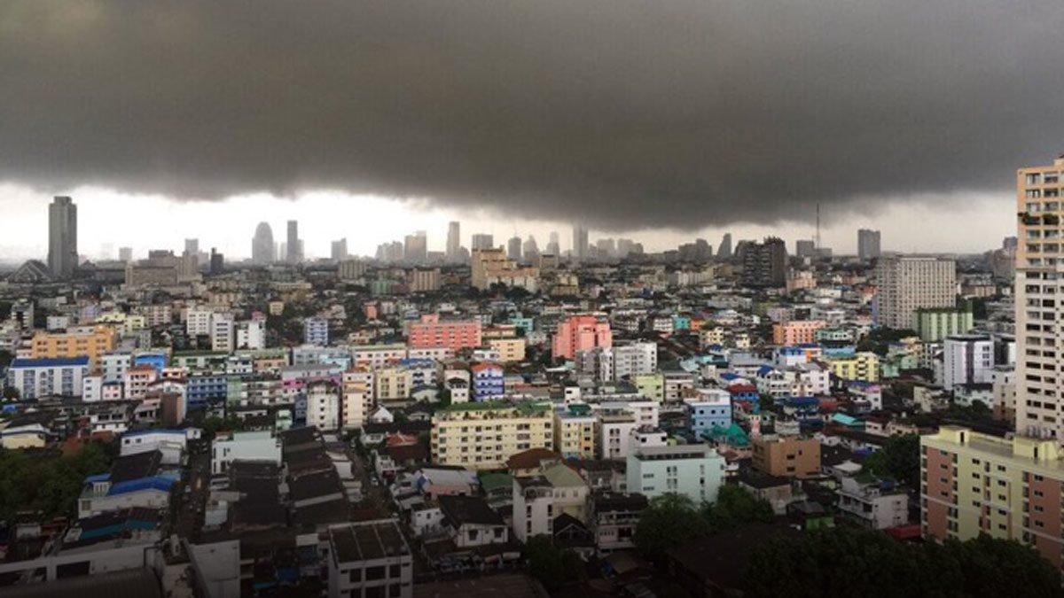 สภาพอากาศวันนี้ กรมอุตุฯเผย 48 จังหวัดเจอฝนฟ้าคะนอง กทม.มีฟ้าหลัว ตกร้อยละ30