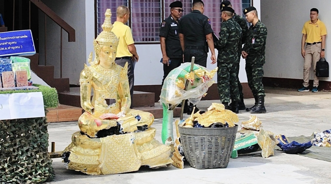 ตร. นครพนม ตรวจพบ "พระพุทธรูป" ซุกเฮโรอีน