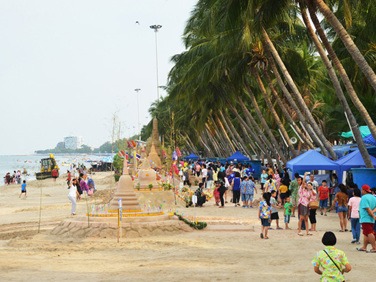 งานวันไหล 2567 สนุกสนานกับสายน้ำและวัฒนธรรมไทย