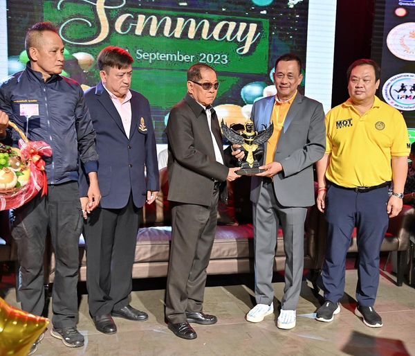 เบิร์ดเดย์ "เสี่ยหมาย" แฟนมวยร่วมงานคับคั่ง