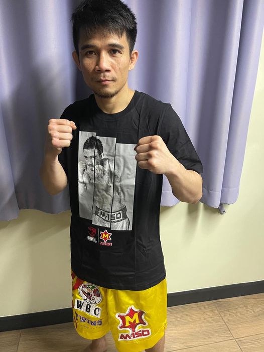 ชมมวยลุ้นรับเสื้อสกรีนรูป "ศรีสะเกษ"