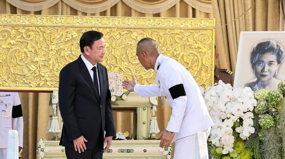 “ทักษิณ” ปธ.พิธีพระราชทานเพลิงศพ “คุณแม่พจนีย์ ณ ป้อมเพชร” คนการเมืองแห่อาลัย