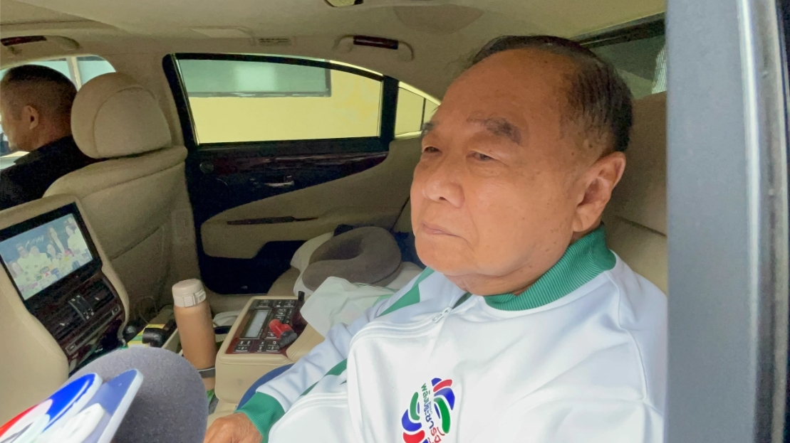 “ลุงป้อม” ขอบคุณความห่วงใย “ทักษิณ” ยืนยันแข็งแรงดีแล้ว พร้อมทำงานเพื่อประชาชน