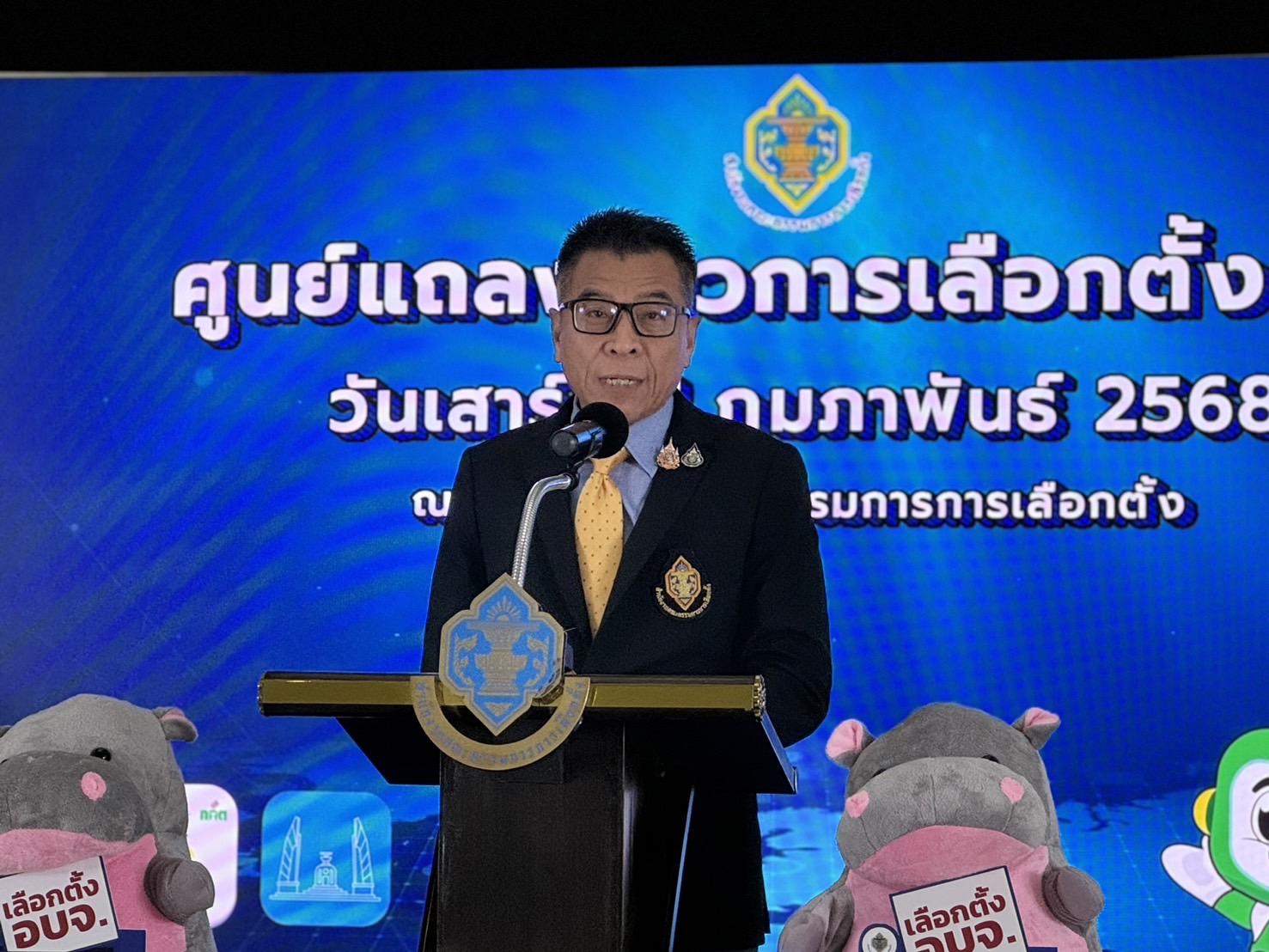 กกต. คาดรู้ผลเลือกตั้งอบจ. 2568 ประมาณ 4 ทุ่ม-มีร้องเรียน “ทักษิณ” ปราศรัยเงินหมื่นแล้ว