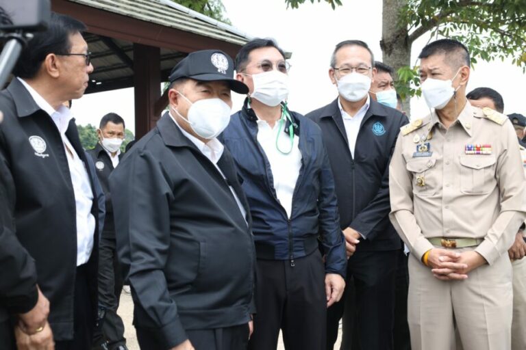  ‘บิ๊กป้อม’ ลุยใต้ติดตามสถานการณ์น้ำ ห่วงพื้นที่น้ำท่วมซ้ำซาก 