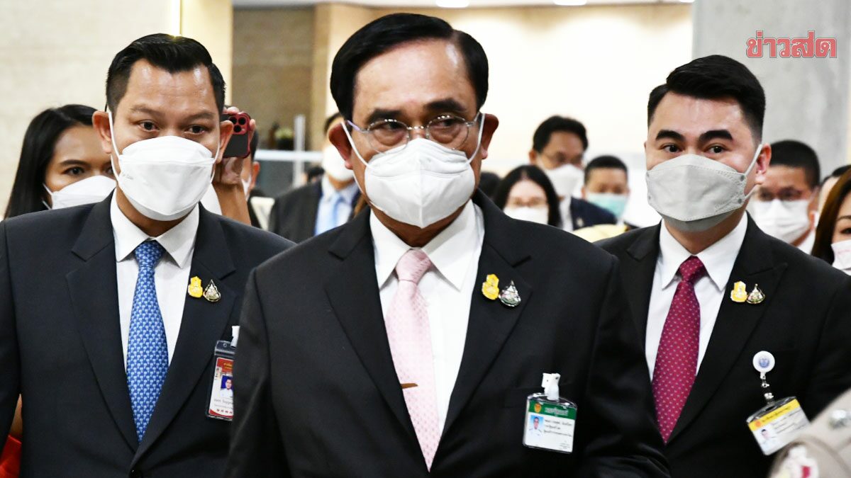 สยบลือ! บิ๊กตู่ โบกมือปฏิเสธ ยังไม่คิดปรับ ครม. ย้อนถามใครเป็นคนปรับ