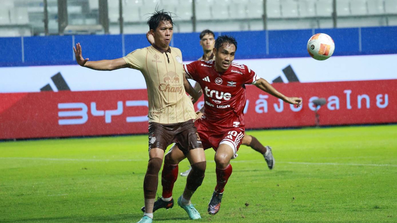 บุรีรัมย์ แกร่งไม่หยุด! บุกเชือด แบงค็อก 2-1 คว้าชัย 5 นัดรวด ยึดจ่าฝูงไทยลีก