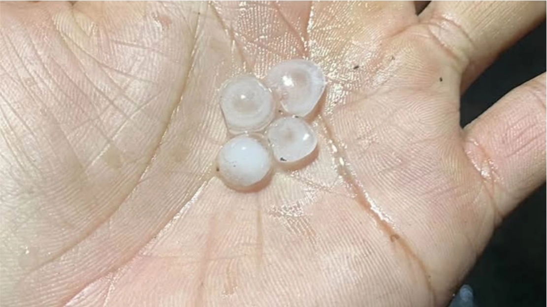 ฝนตกหนัก ลูกเห็บตกหลายพื้นที่ใน กทม. หลายคนบอกเพิ่งเคยเห็น