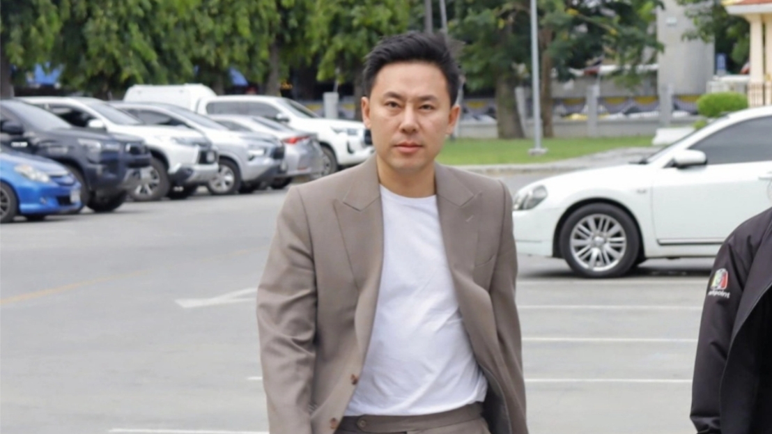 The court has granted bail to "Lawyer Tum" with a bond of one million baht, to be released tonight.