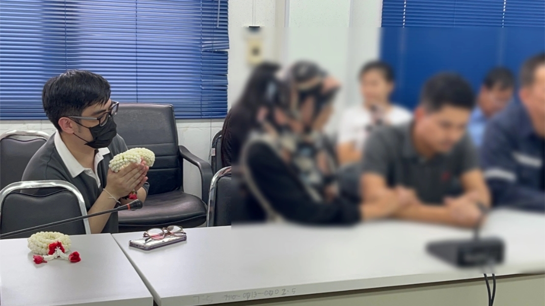 ไกล่เกลี่ยไม่ลงตัว “อาจารย์หมอ มฟล.” ขับรถชน 2 นศ.ดับ นำพวงมาลัยขอขมา สัญญาจะบวชให้