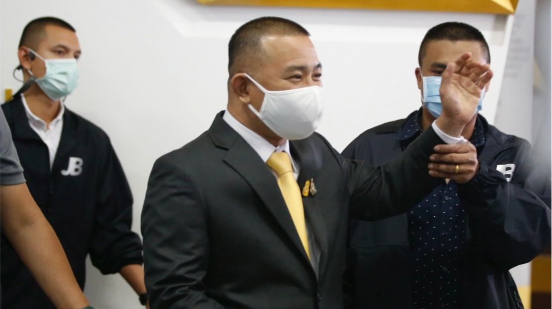 "Prasit Jiawok" Sentenced to 4 Years and 12 Months in Prison for Evading Court; Accomplice Receives 3 Years and 6 Months