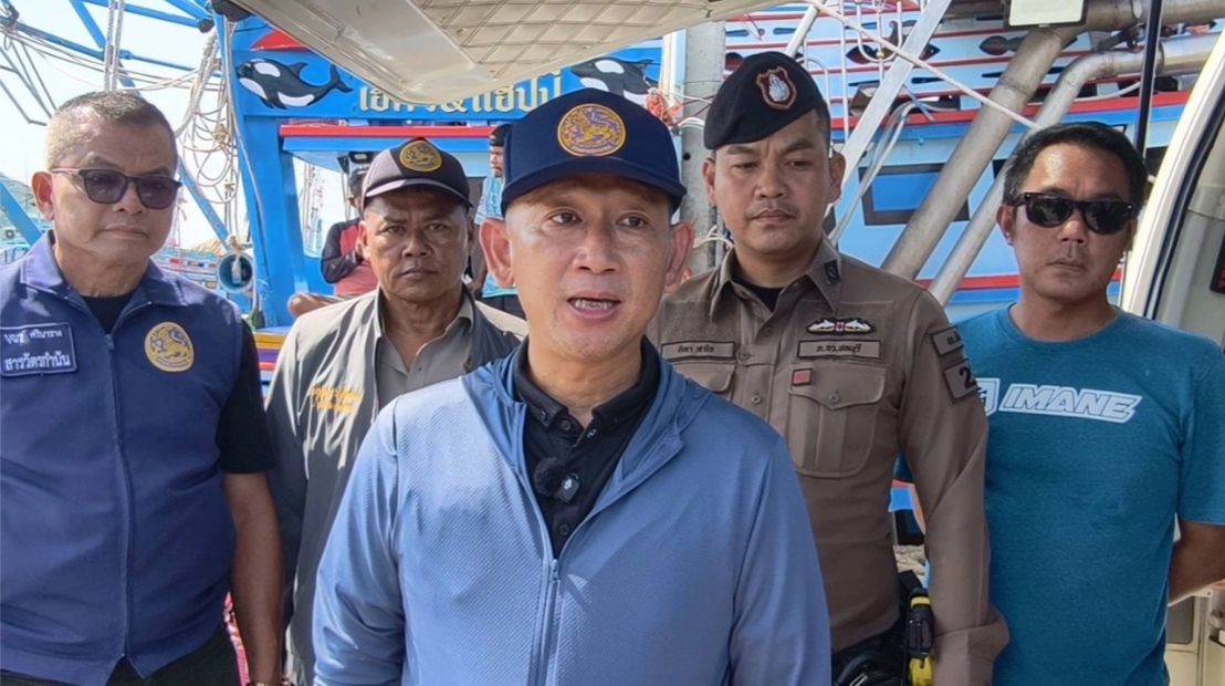 ยังไม่รู้ชะตากรรม 5 ผู้สูญหาย เหตุเรือประมงจมกลางทะเล “แสมสาร” ช่วยลูกเรือ 16 ชีวิตรอด