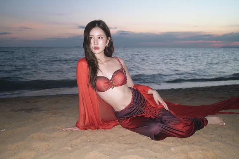 เจนเย่ เมธิกา กับชุดบิกินี่สีแดง หุ่นแซ่บและผิวขาวเกินต้าน