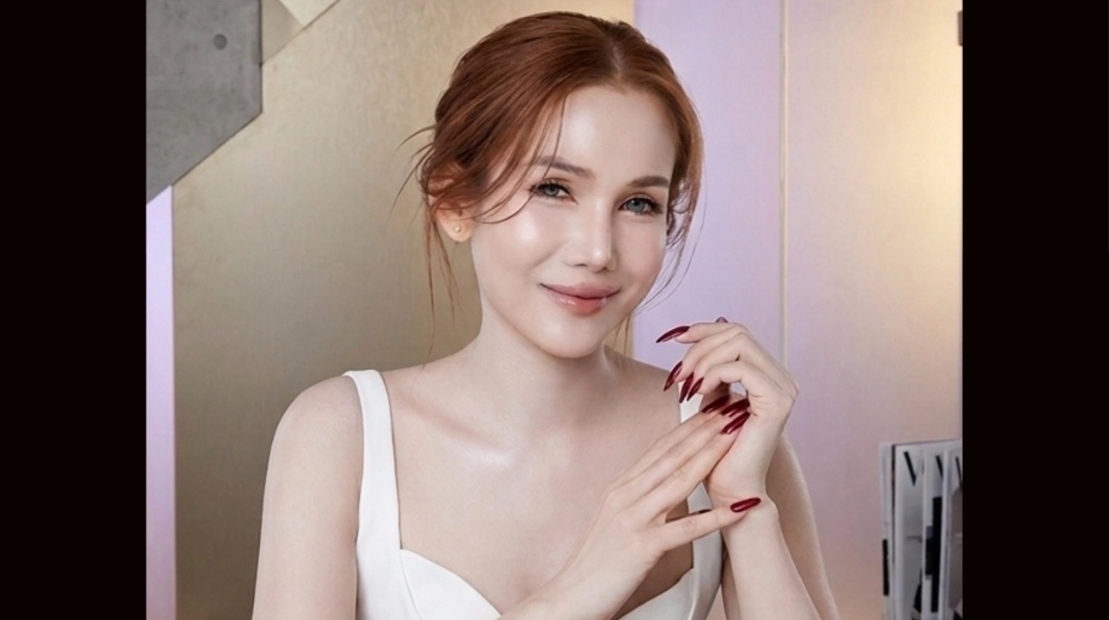 ชาวเน็ตทักแรง! จิ้งหรีดขาว วัย 50 อัป สวยออร่า ไปทำอะไรมาดูเด็กลง