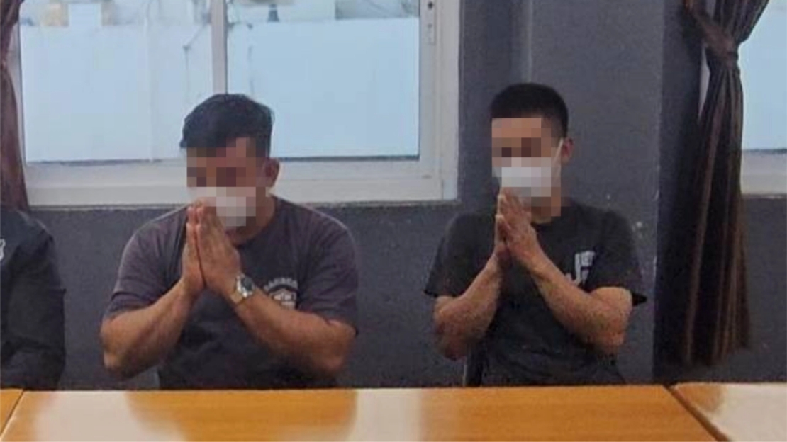 Two men have turned themselves in after repeatedly punching "Ngao Phayak," a famous boxer, claiming they acted on a momentary impulse after being cut off in traffic.