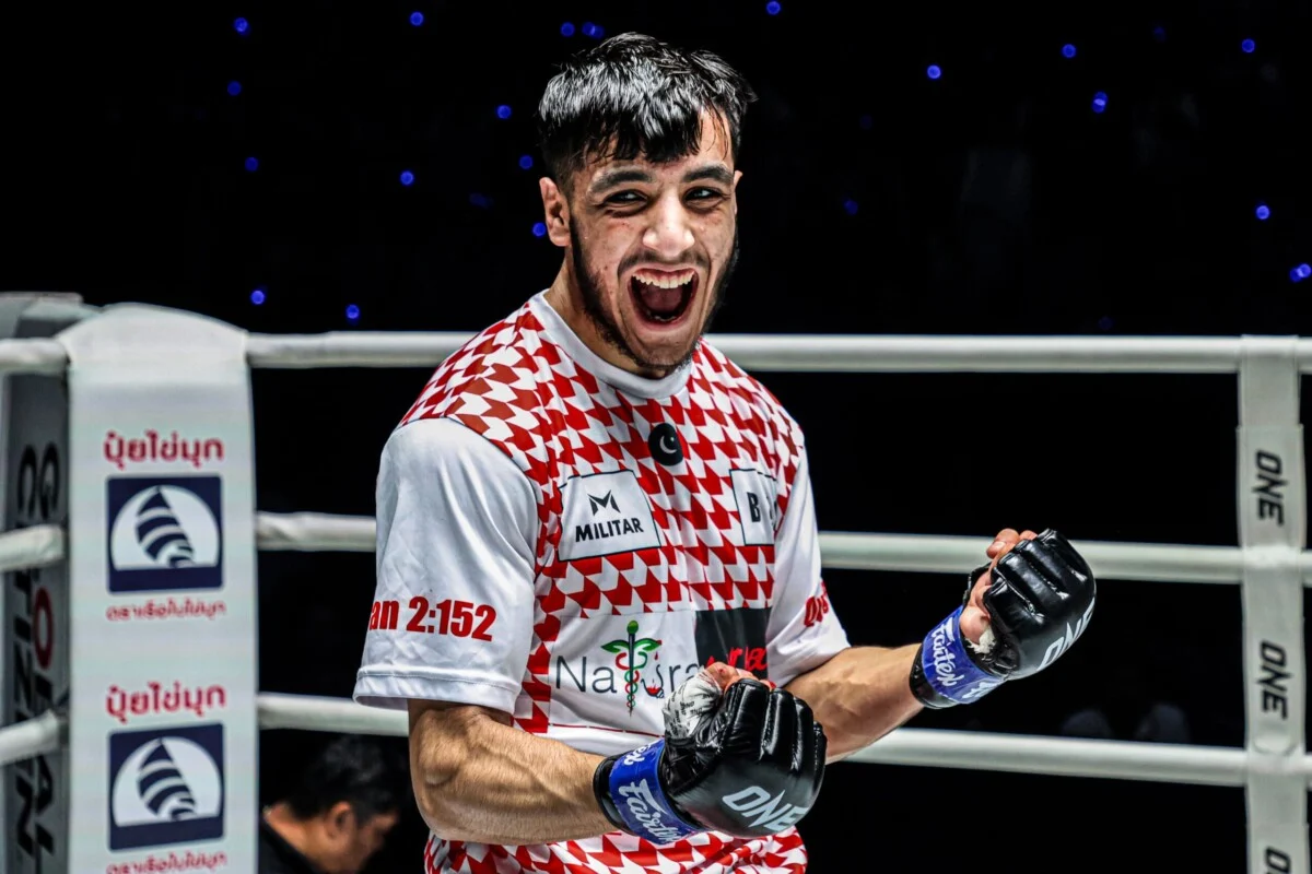 A Boxer with an Engineering Future! Meet “Ubed Hassan,” the undefeated fighter who signed ONE’s fifth contract on *The Inner Circle*