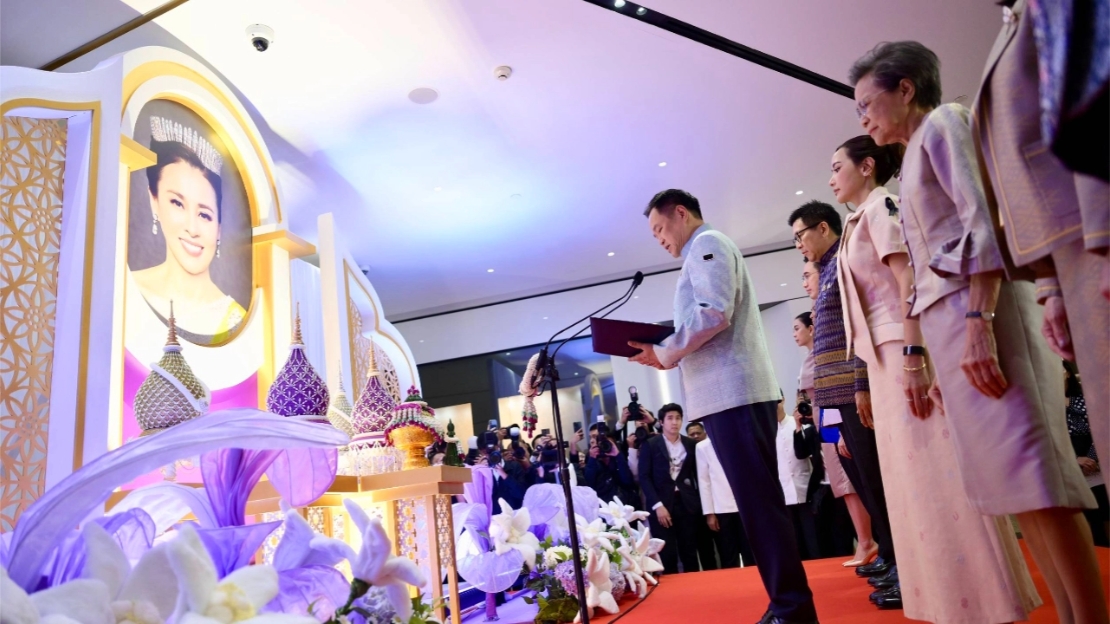 รัฐบาลจัดยิ่งใหญ่! “อนุทิน” ควงภริยาเปิดนิทรรศการ “บรมขัตติยราชนารี คู่บารมีศรีแผ่นดิน”