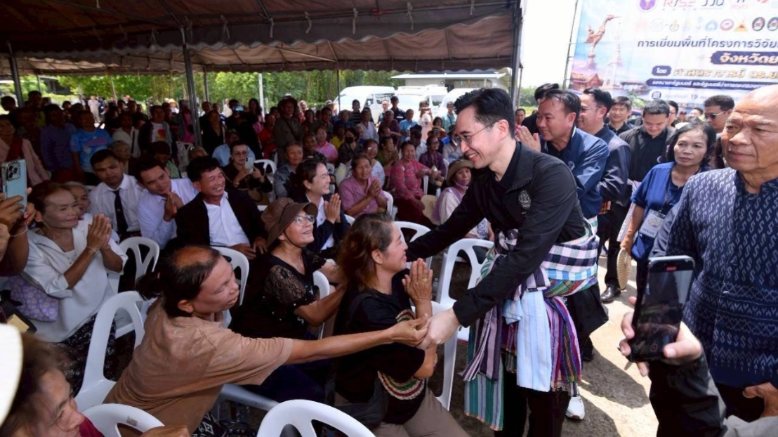 เกษตรกรแห่รับ “อ.เชน” ขอบคุณแก้จนถึงถิ่น